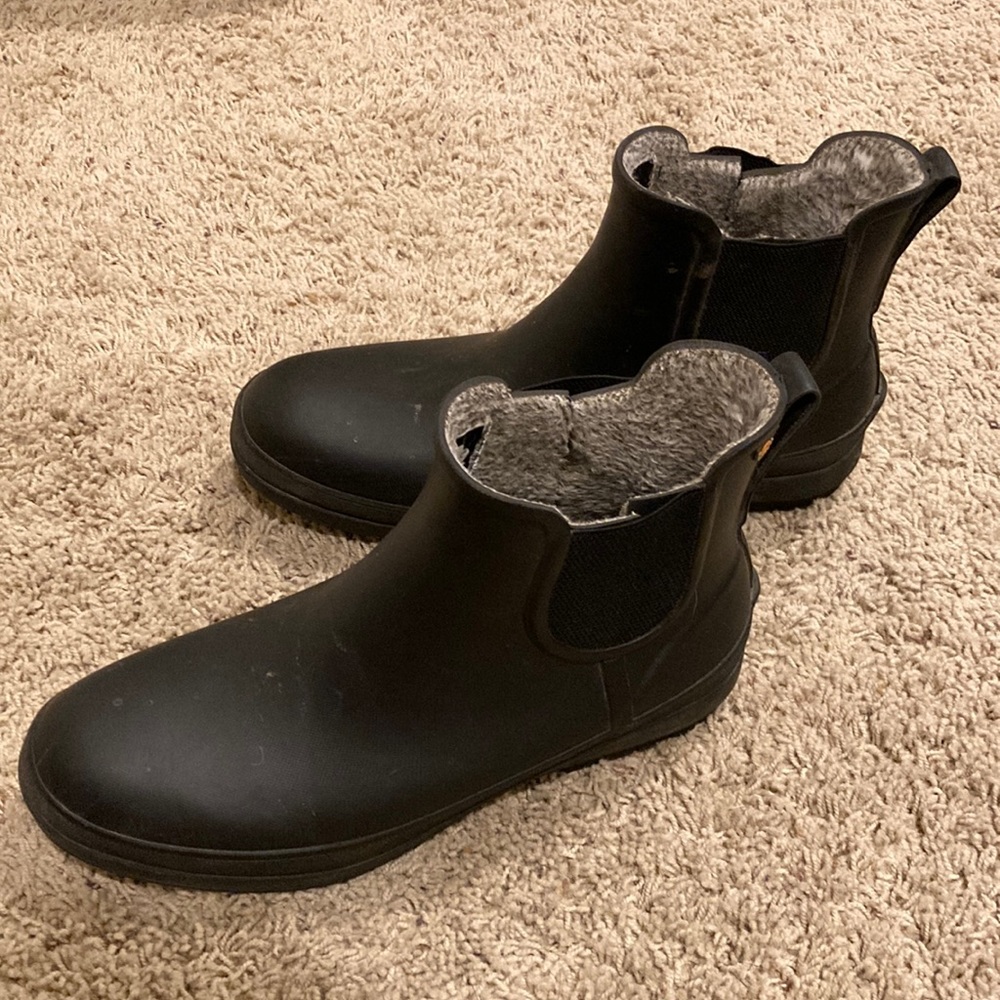Bogs Womens Amanda Plush II Chelsea Boots. Size 10 but run a little big.